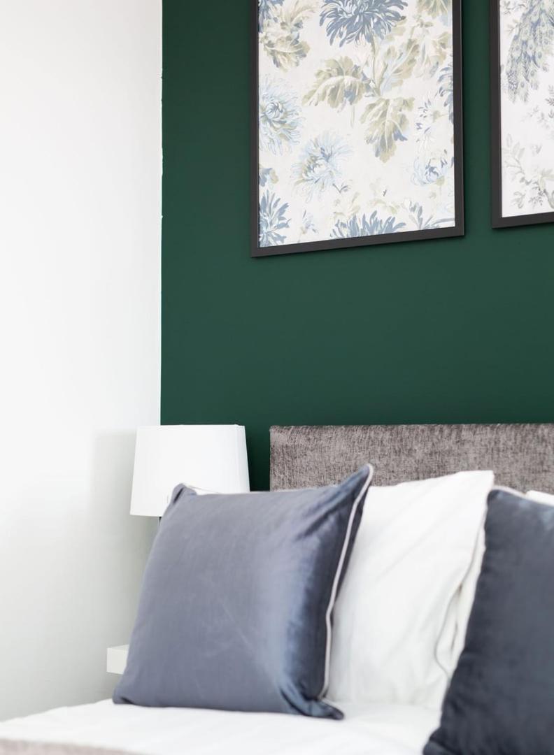 Studio Apartment With 65" Smart Tv Newport  Exterior foto