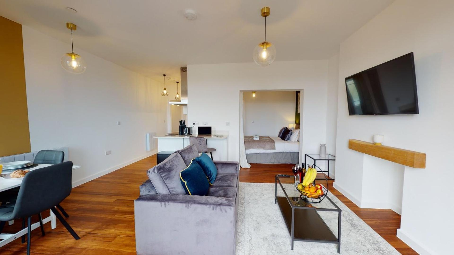 Studio Apartment With 65" Smart Tv Newport  Exterior foto