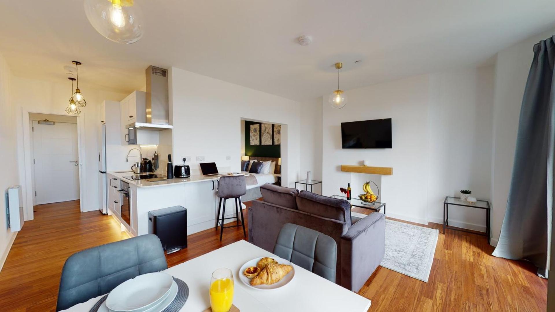 Studio Apartment With 65" Smart Tv Newport  Exterior foto